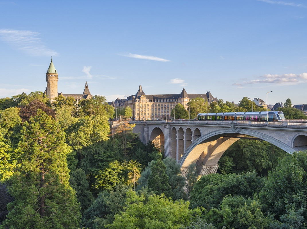 Schoolreis naar Luxemburg - istock.com/Noppasin Wongchum